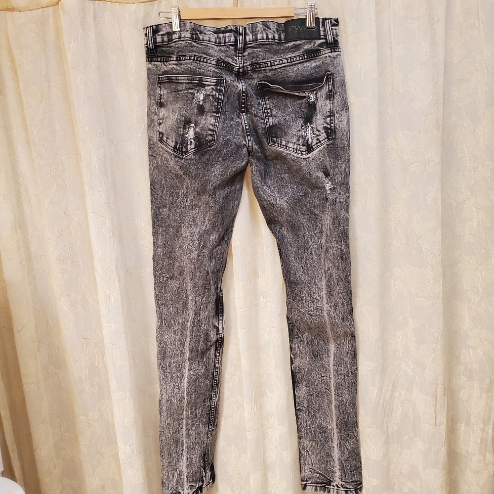 FWRD Distressed Jeans - Picture 2 of 6